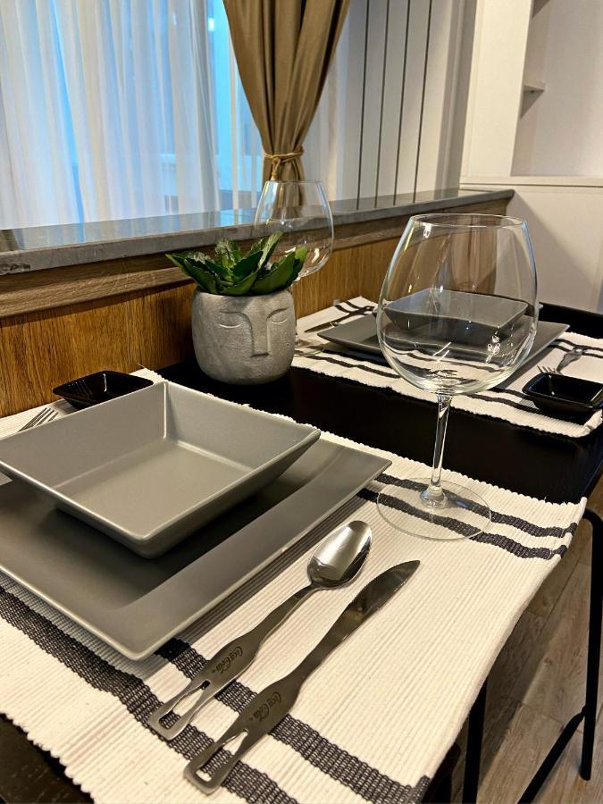 Lovely Studio In The City Center Of Bukarest Exteriör bild