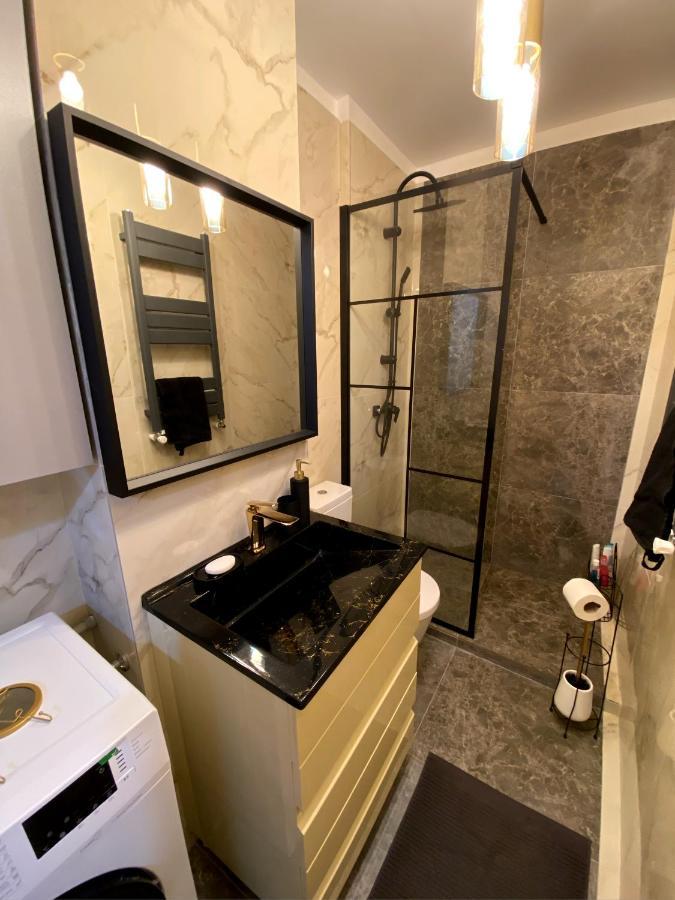 Lovely Studio In The City Center Of Bukarest Exteriör bild